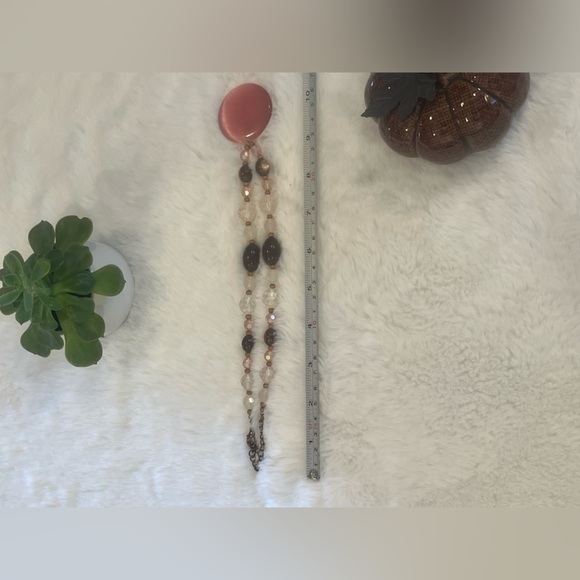 Women’s Boutique Necklace Pink Tones - Picture 2 of 4